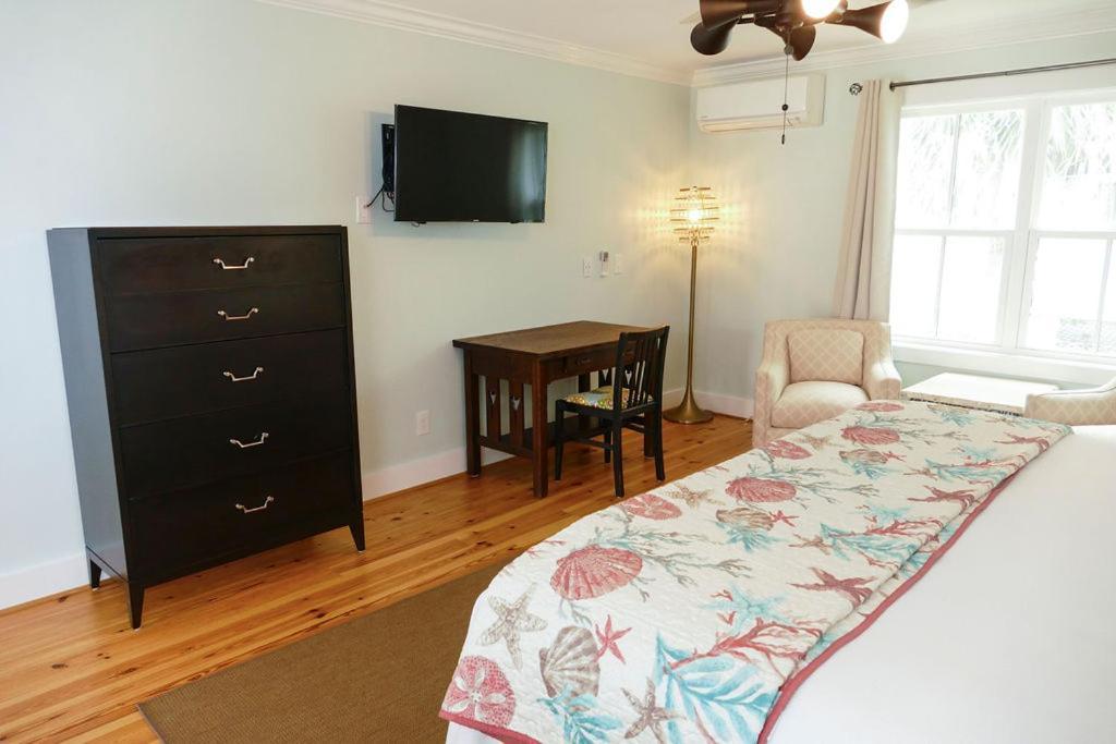 Beachview And Bed and breakfast Tybee Island